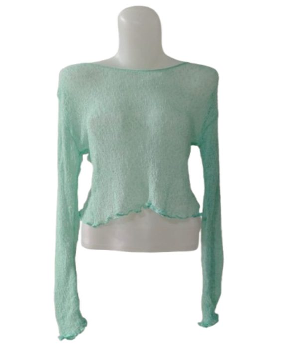 Crop top rajut wanita lengan panjang warna mint hijau muda, detail wavy di pinggir.