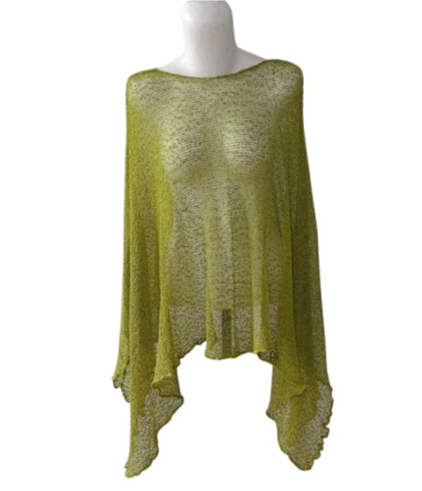 Ponco rajut wanita sheer warna hijau limau (lime green), desain asymmetrical lengan batwing.